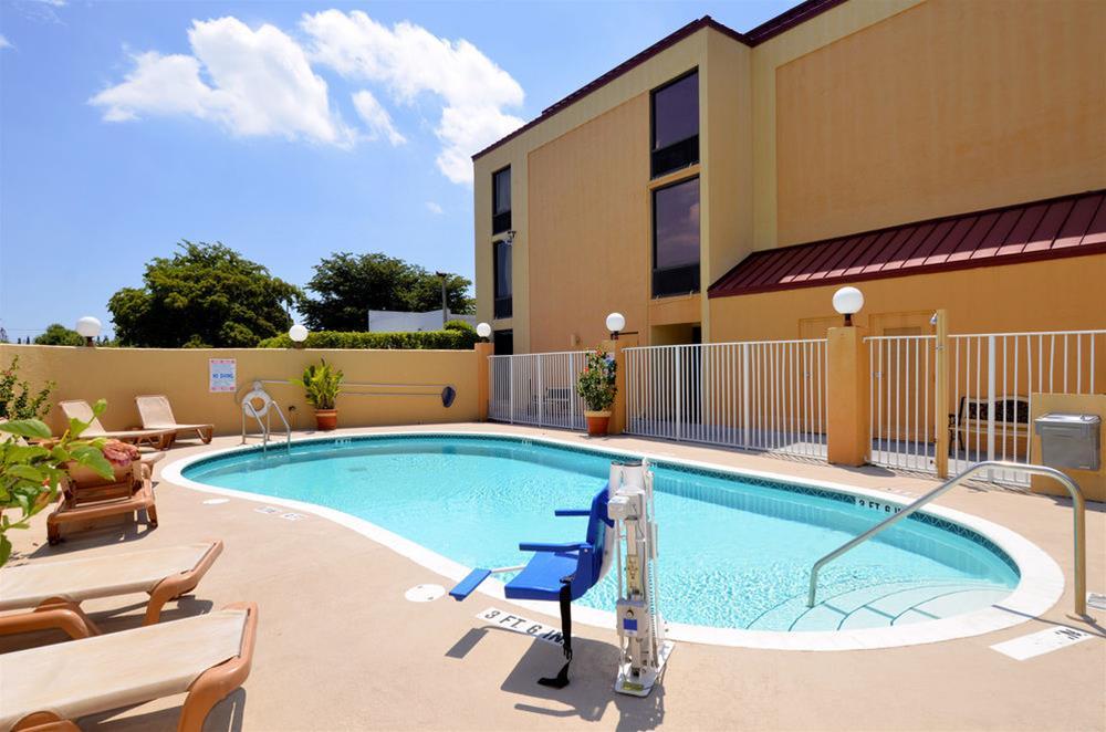 Comfort Inn & Suites Lantana - West Palm Beach South Екстер'єр фото